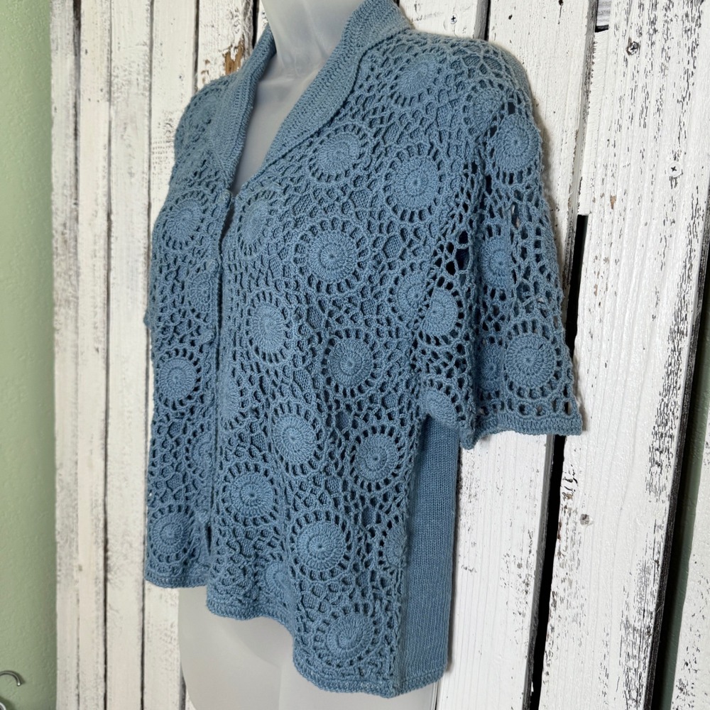 VTG Requirements Petite Blue Crochet Short Sleeve Cardigan Sz L Sweater Boho NWT - Picture 11 of 11